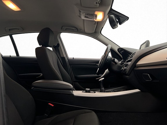 BMW 118i 14 of 30