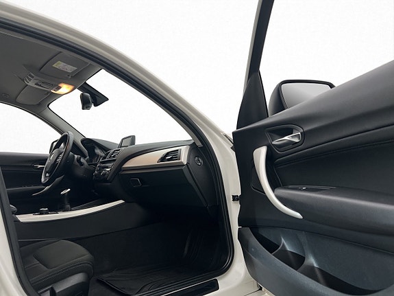 BMW 118i 15 of 30