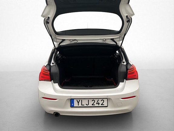 BMW 118i 16 of 30