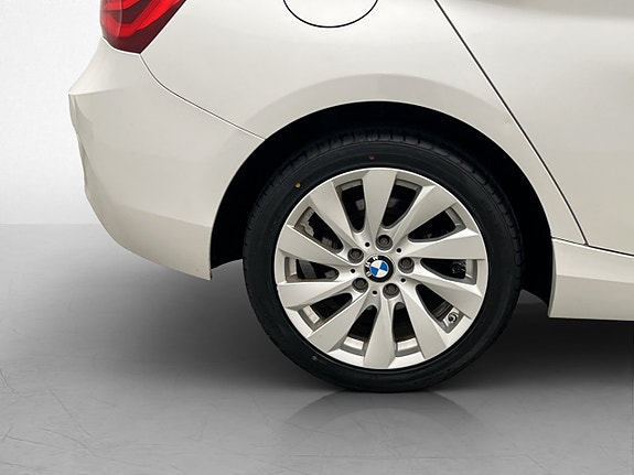 BMW 118i 12 of 30