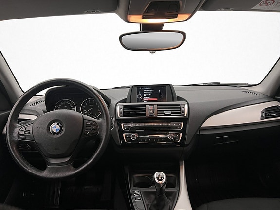 BMW 118i 18 of 30