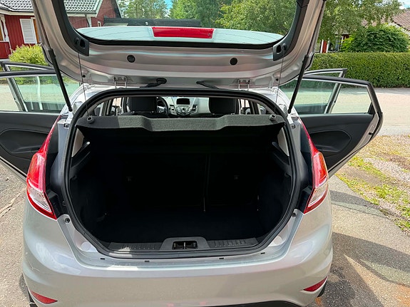 Ford Fiesta 7 of 9