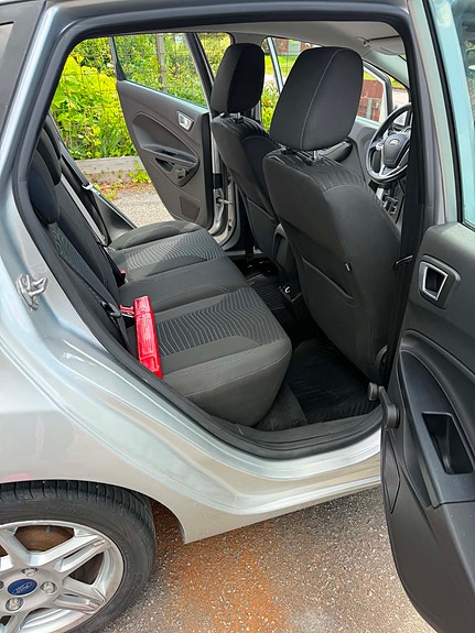 Ford Fiesta 6 of 9