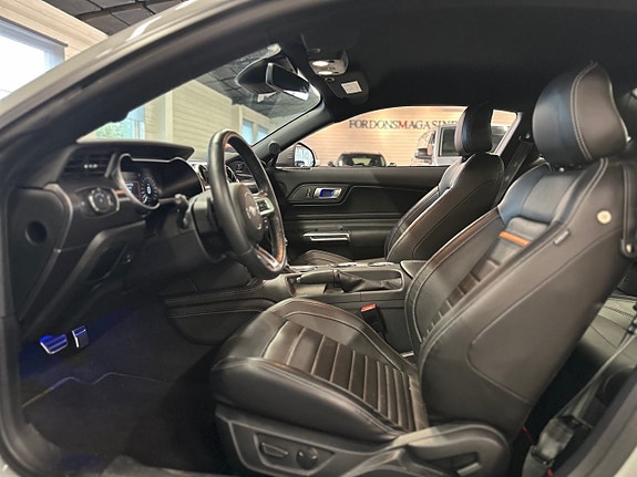 Ford Mustang 11 of 22