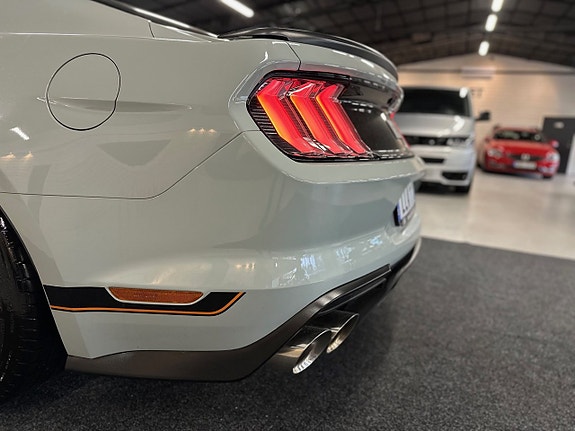 Ford Mustang 7 of 22