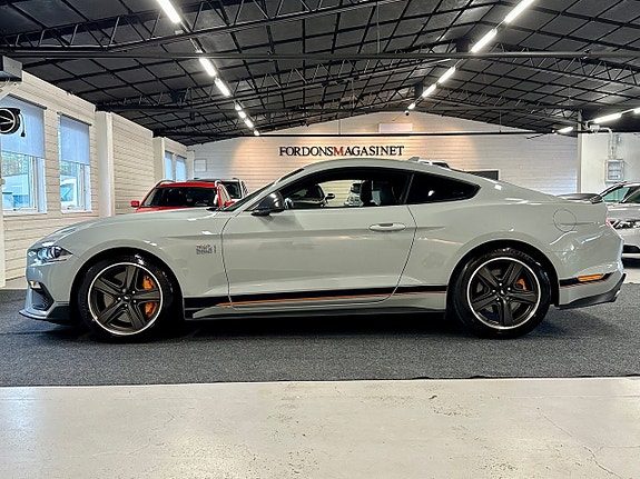Ford Mustang 8 of 22