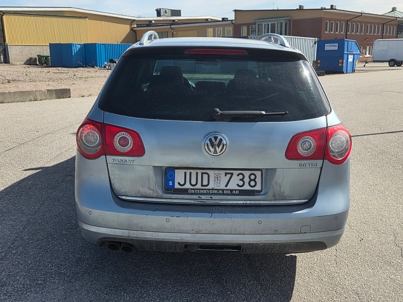 Volkswagen Passat 3 of 5