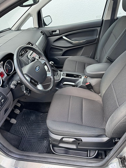Ford C-Max 5 of 6