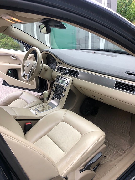 Volvo V70 8 of 8