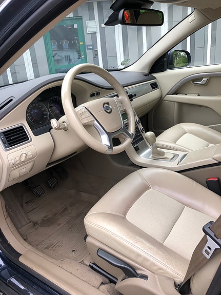 Volvo V70 7 of 8