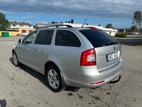 Skoda Octavia 3 of 5