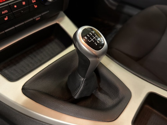 BMW 318i 30 of 30