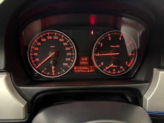 BMW 318i 23 of 30