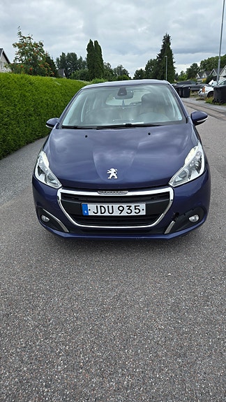 Peugeot 208 5 of 5