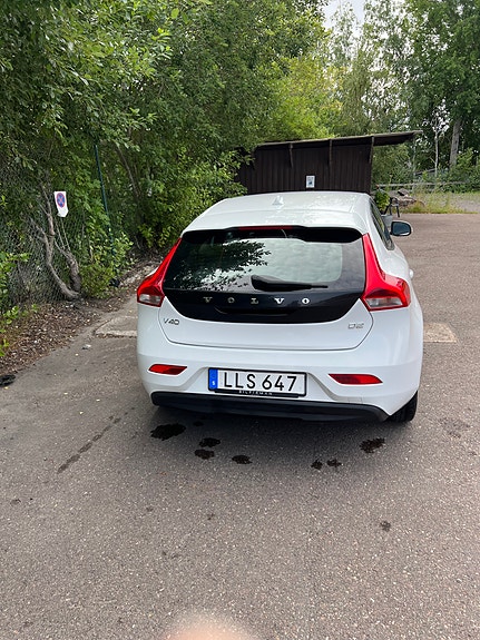 Volvo V40 3 of 6