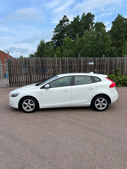 Volvo V40 5 of 6