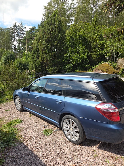 Subaru Legacy 3 of 5