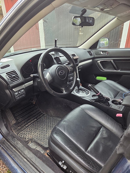 Subaru Legacy 5 of 5