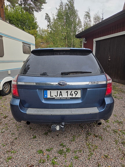 Subaru Legacy 4 of 5