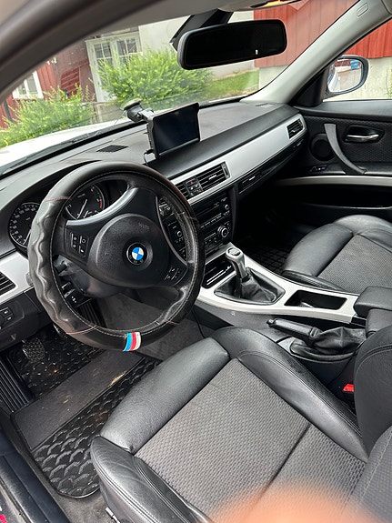 BMW 320d 9 of 12