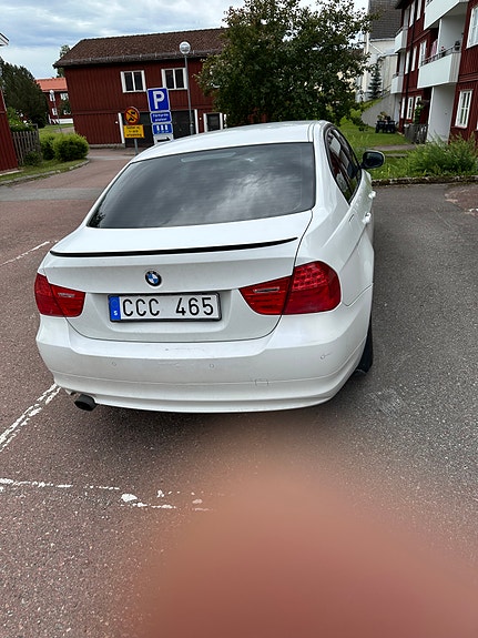 BMW 320d 6 of 12