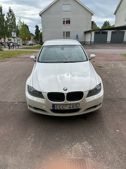 BMW 320d 12 of 12