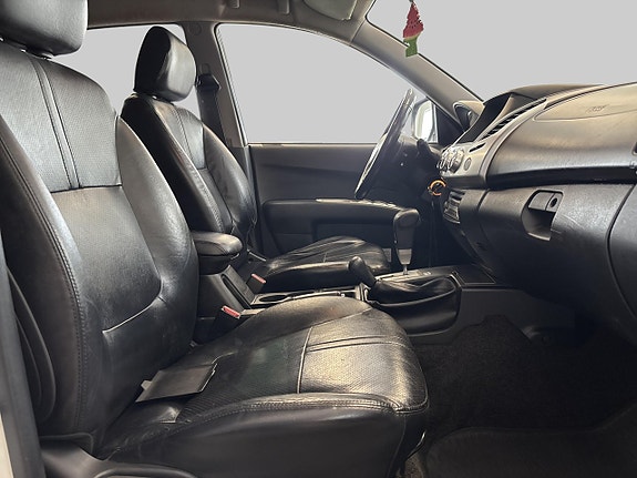 Mitsubishi L200 14 of 16