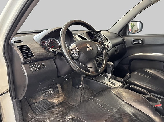 Mitsubishi L200 7 of 16
