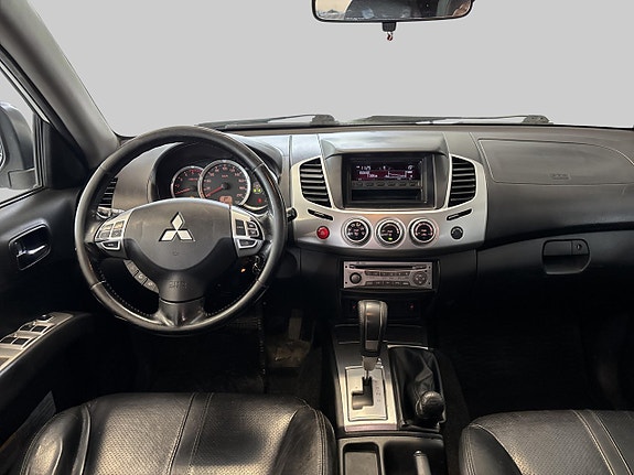 Mitsubishi L200 8 of 16