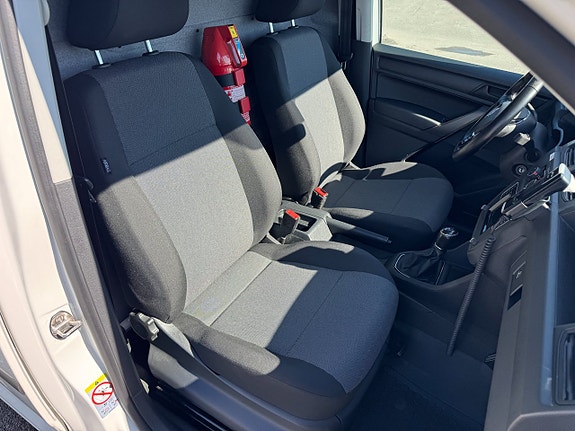 Volkswagen Caddy Maxi 11 of 27
