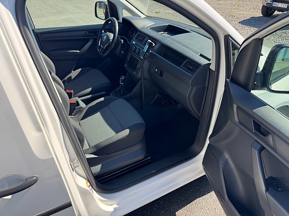 Volkswagen Caddy Maxi 10 of 27