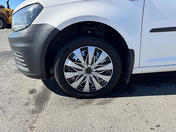 Volkswagen Caddy Maxi 24 of 27