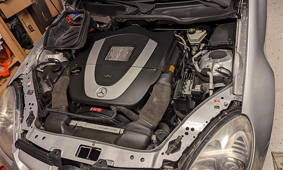 Mercedes-Benz SLK350 3 of 4