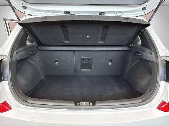 Hyundai i30 16 of 23