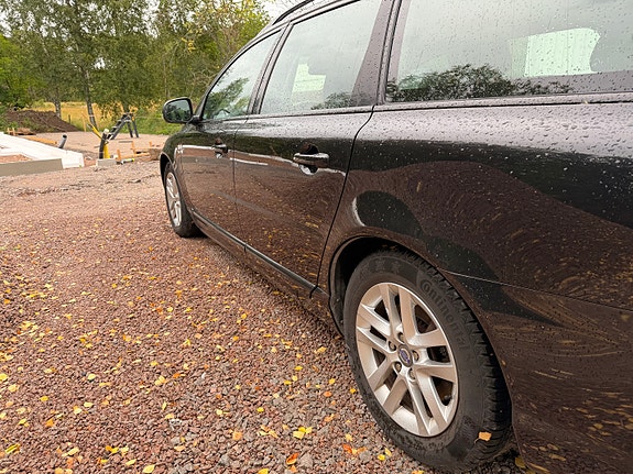 Volvo V70 5 of 5