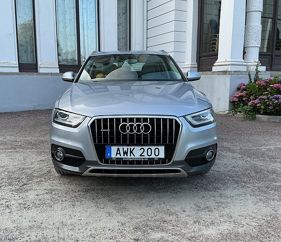 Audi Q3 2 of 15