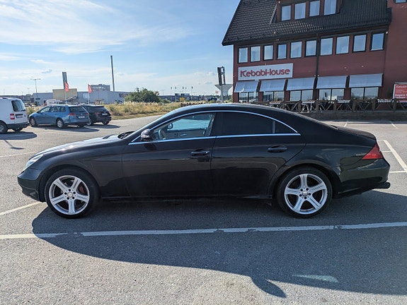 Mercedes-Benz CLS500 5 of 5