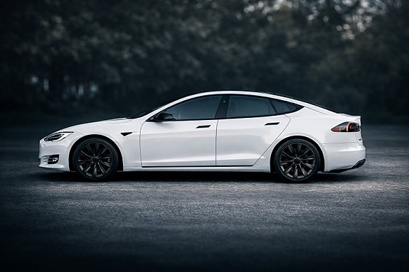 Tesla Model S 2 of 2