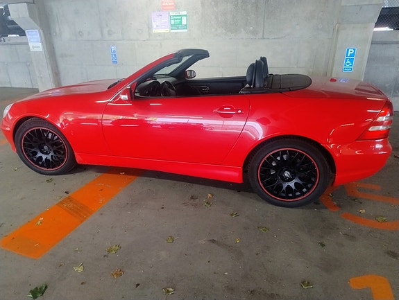 Mercedes-Benz SLK320 5 of 5