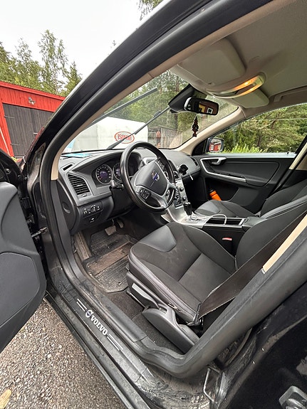 Volvo XC60 3 of 3