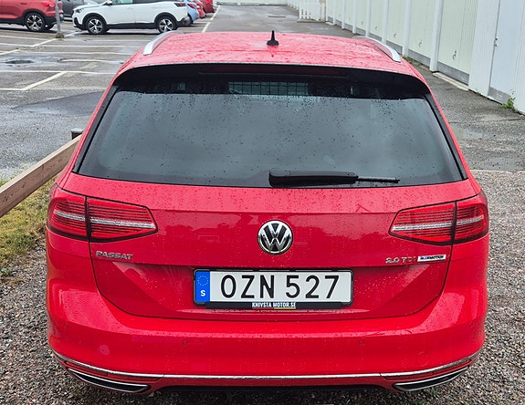 Volkswagen Passat 2 of 5