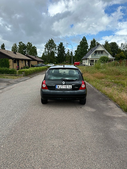 Renault Clio 2 of 4