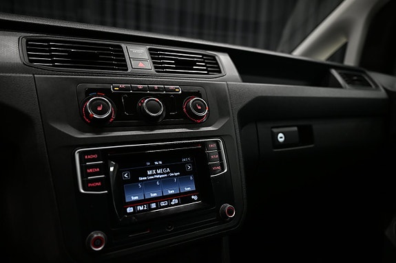 Volkswagen Caddy Maxi 23 of 25
