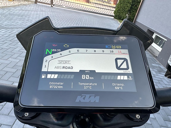 KTM 1290 Super Duke R 12 of 14