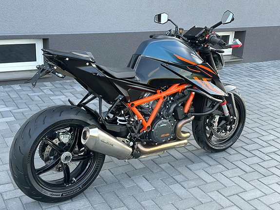 KTM 1290 Super Duke R 3 of 14