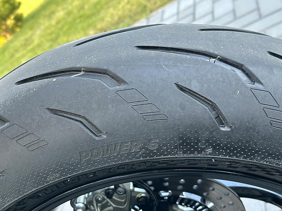 KTM 1290 Super Duke R 7 of 14