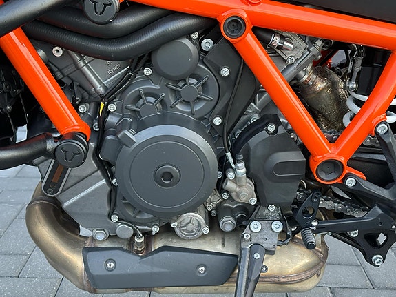 KTM 1290 Super Duke R 14 of 14