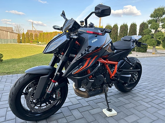 KTM 1290 Super Duke R 2 of 14