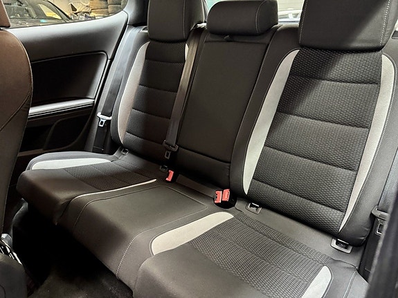 Volkswagen Golf VI 14 of 17