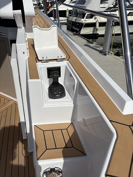 Aquador 400 HT/2 x Volvo Penta 320 hk /2025 / Passa på! 9 of 12